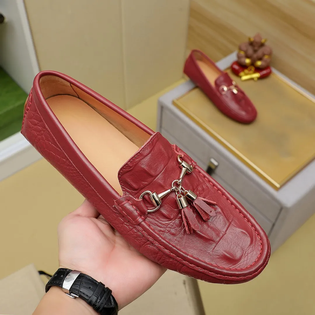 Men's shoes💰360💰🕷🕷️【 GUCCI 】Gucci's best-selling trendy men's casual slip-on shoes 🇨🇳Official website original 1:1 mold 💯Original quality, fine workmanship ☘Fashionable and versatile, perfect shape, comfortable on the feet 🍓Trendy men's recommended model, imported cowhide on the top layer 🎋High-quality pigskin lining, rubber wear-resistant and non-slip outsole, high-end atmosphere, worth owning 🍉Optional 38-44